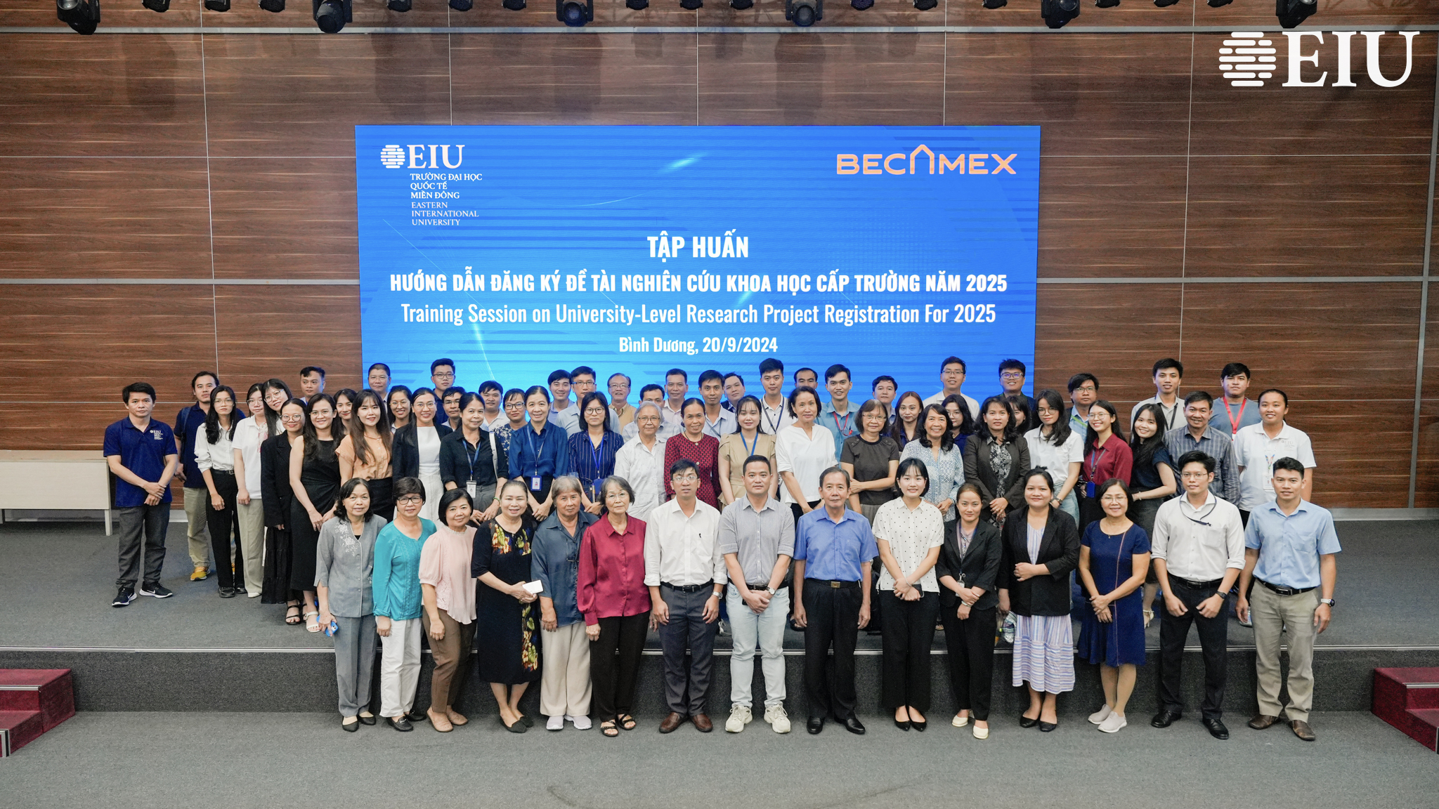 eiu-tap-huan-dang-ty-de-tai-nckh-cap-truong-42