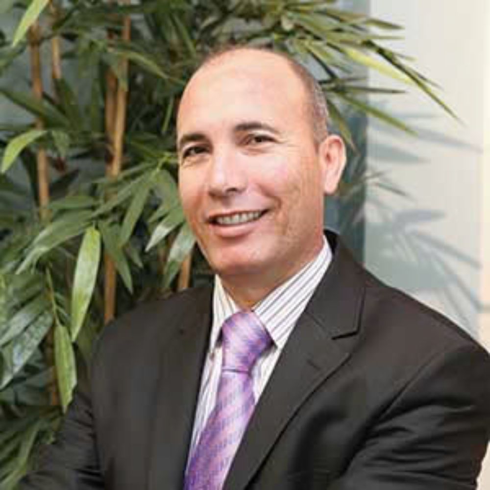 Dr Akrum Helfaya